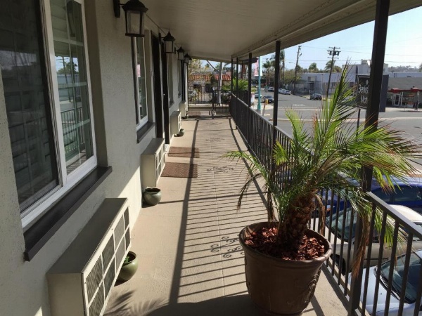Berkshire Motor Hotel image 15