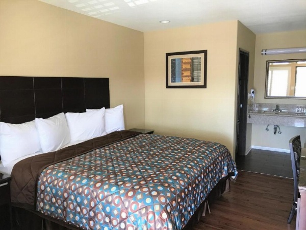 Berkshire Motor Hotel image 18