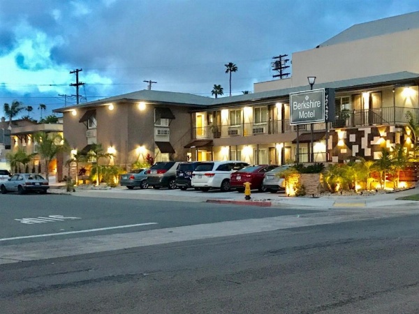 Berkshire Motor Hotel image 6