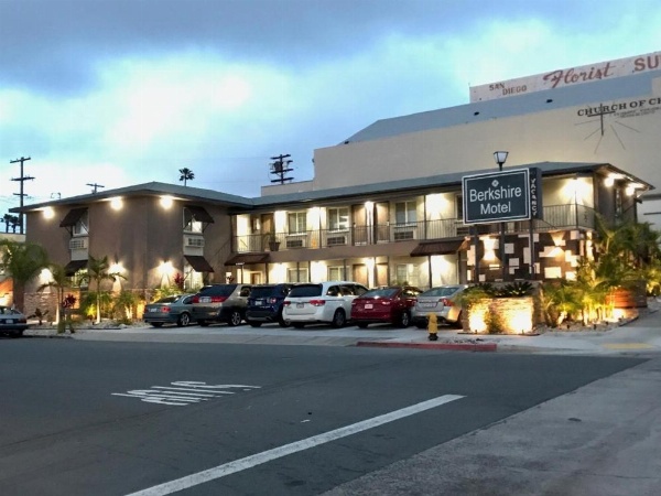 Berkshire Motor Hotel image 7